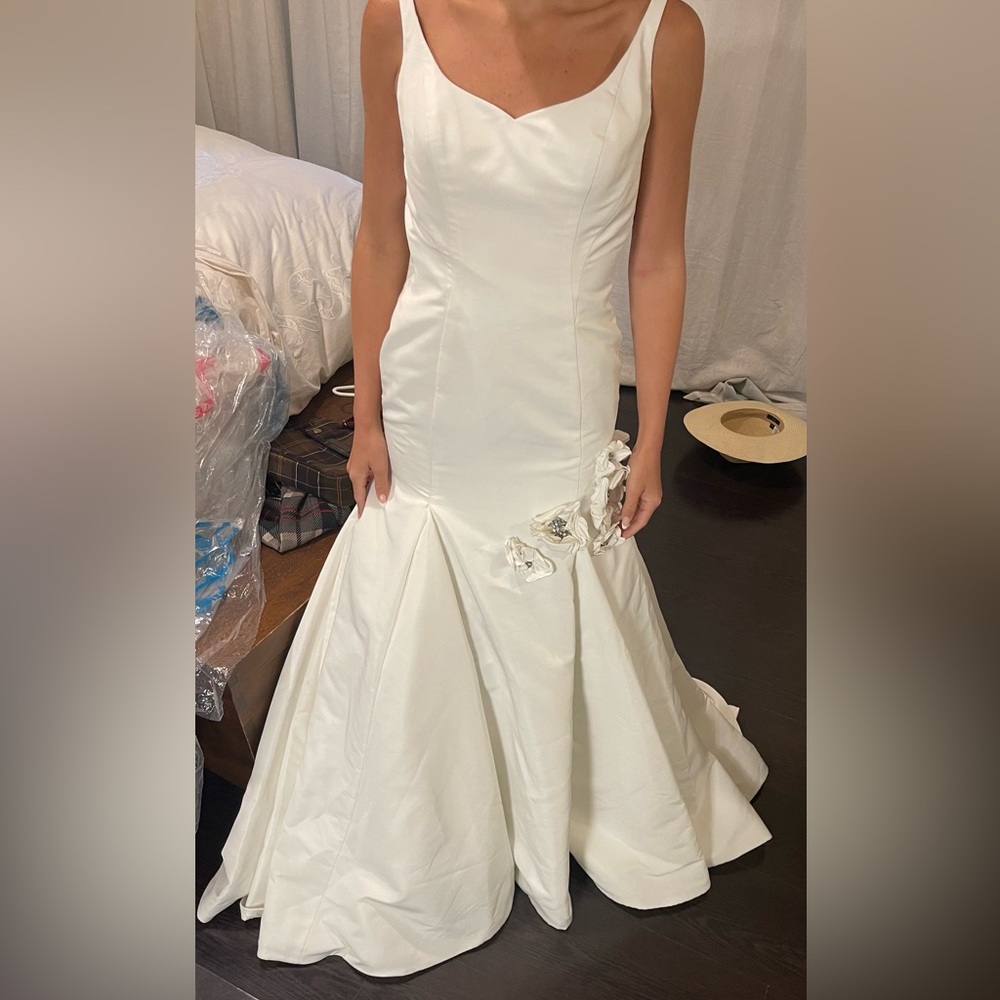 Beautiful white weeding dress
